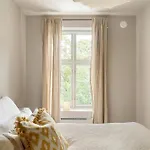 Апартаменты Lokka I 2-bedroom With Courtyard Access Осло