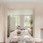 Lokka I 2-bedroom With Courtyard Access *