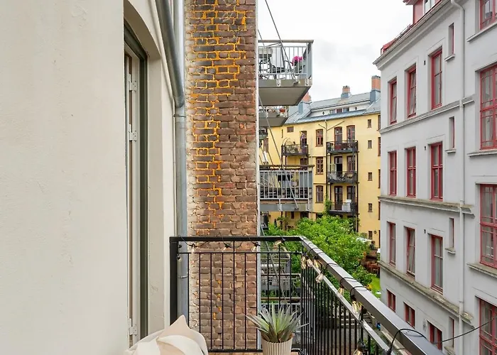 Lokka I 2-bedroom With Courtyard Access Lägenhet