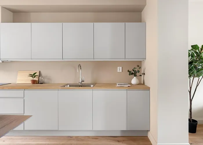 Апартаменты Lokka I 2-bedroom With Courtyard Access Осло