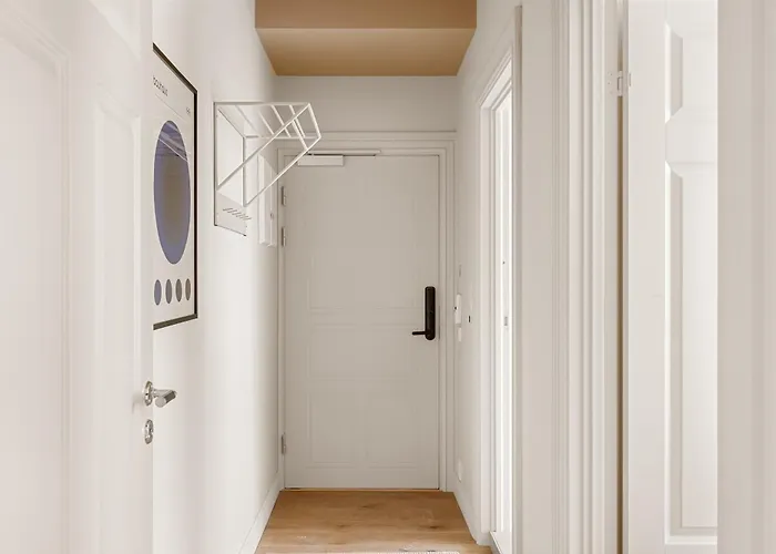 Апартаменты Lokka I 2-bedroom With Courtyard Access