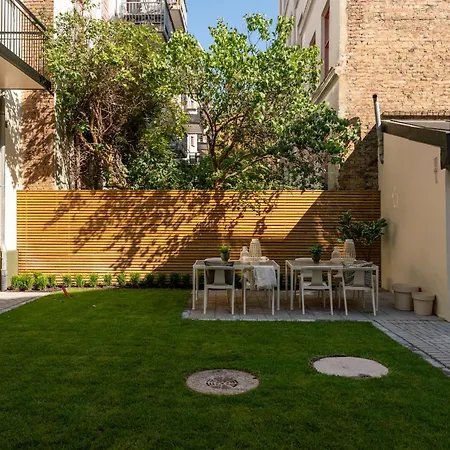 Apartman Lokka Suites I 2-Bedroom With Courtyard Access